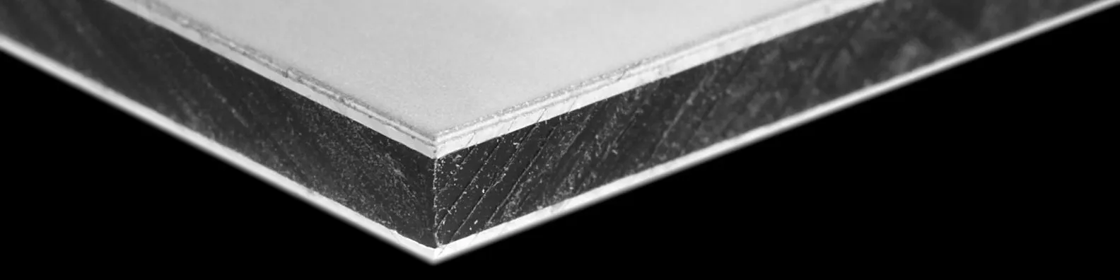 Détail d’un support Alu-Dibond pour panneau rigide personnalisé